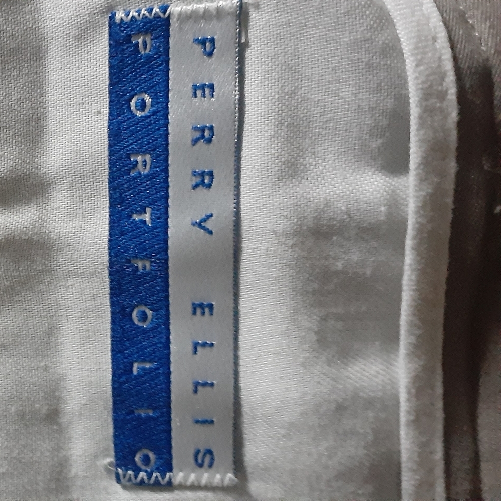 Perry Ellis - Picture 3 of 4